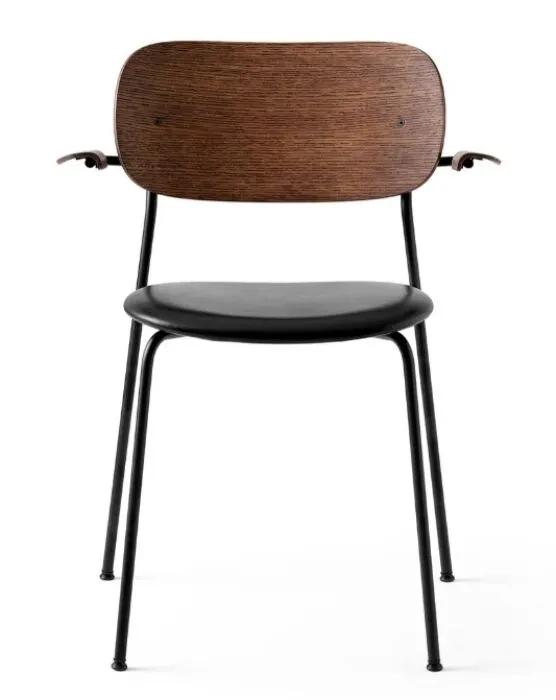 Audo Copenhagen Co gestoffeerde eetkamerstoel met armleuningen - Dark Stained Oak-Dakar 0842 Koop Online