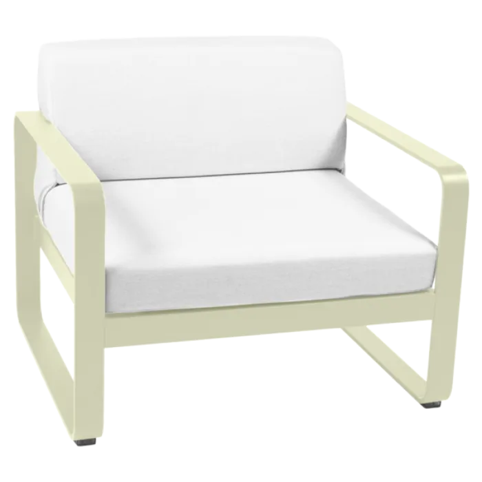 Op = Op Fermob Bellevie fauteuil met off-white zitkussen-Willow Green