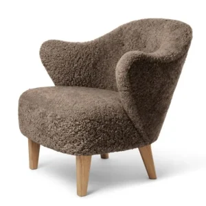 Nieuw Audo Copenhagen Ingeborg loungestoel - sheepskin-Natural Oak-Sahara