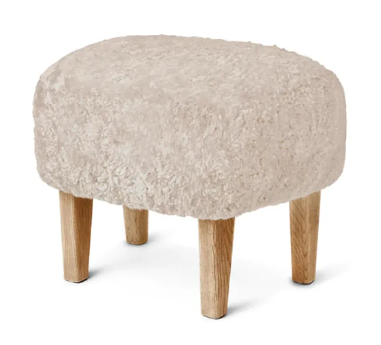 Dagaanbieding Audo Copenhagen Ingeborg Ottoman - Sheepskin-Natural Oak-Moonlight