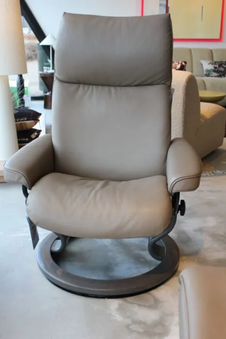 Nieuw Stressless Aura M classic met hocker OUTLET