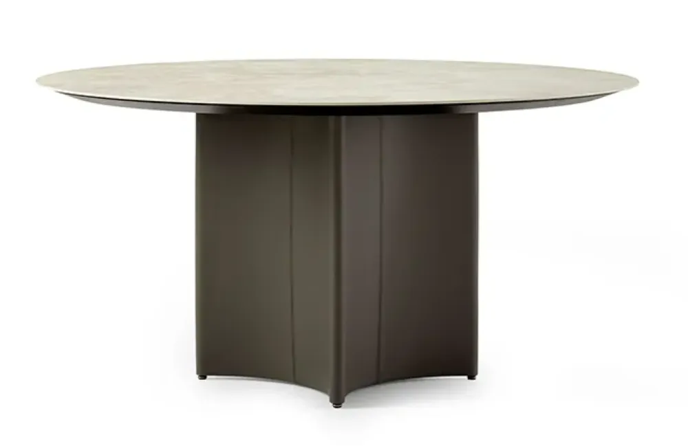 Merkproduct Leolux Conka eetkamertafel