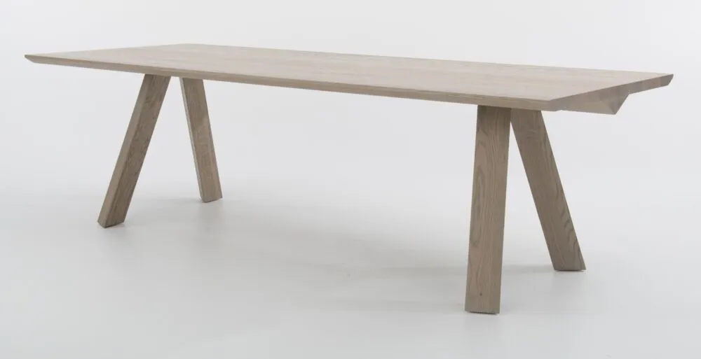 Bert Plantagie Tristan eetkamertafel Gereduceerde Prijs