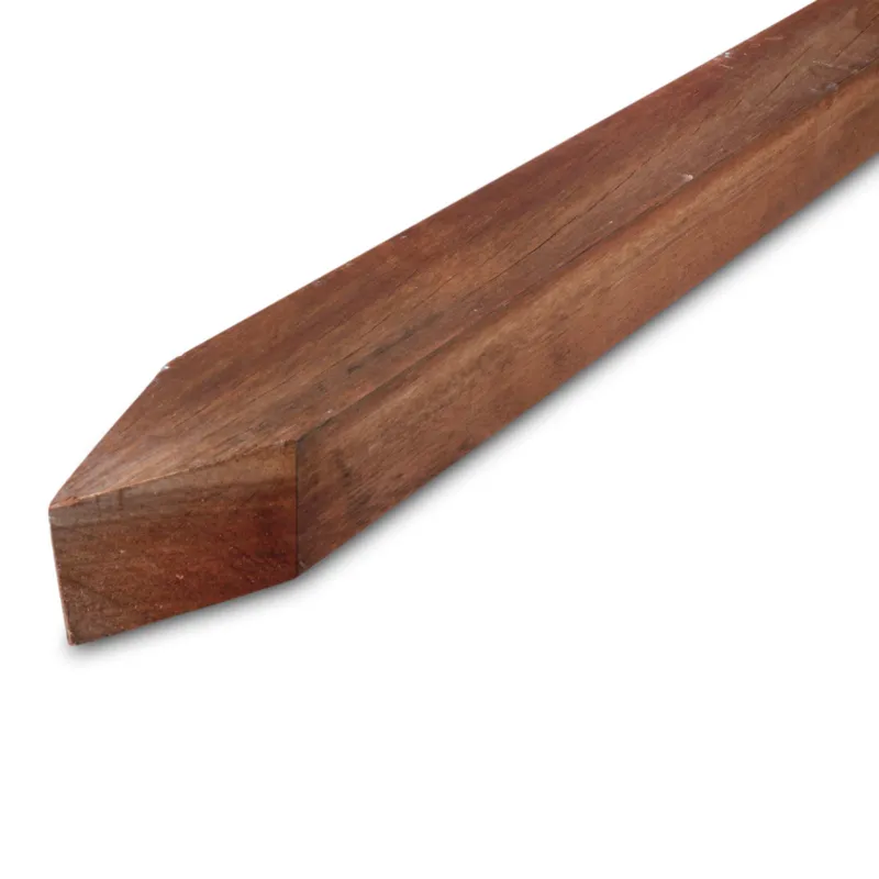hardhout - puntpaal Angelim vermelho paal met punt - 85x85 mm - geschaafd - rechte puntpaal - angelim vermelho hardhout AD 20-25% - Angelim vermelho paal met punt - 85x85 mm - geschaafd: 275 cm Gratis Retour