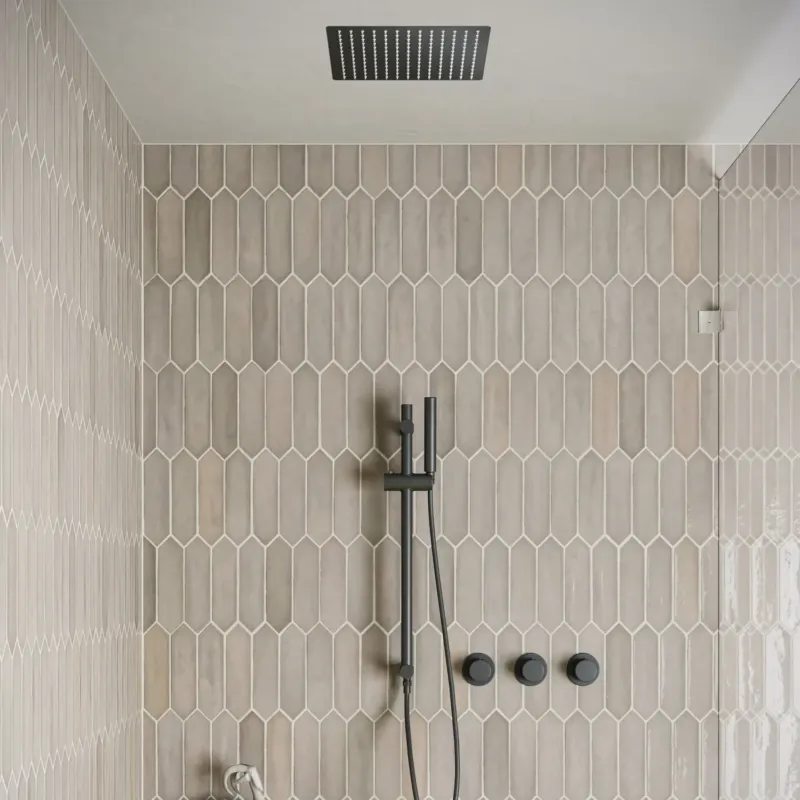 Voordeelprijs Saniclear Plus inbouw regendouche met inbouw douchekop 30x30cm, glijstang en staafhanddouche zwart mat