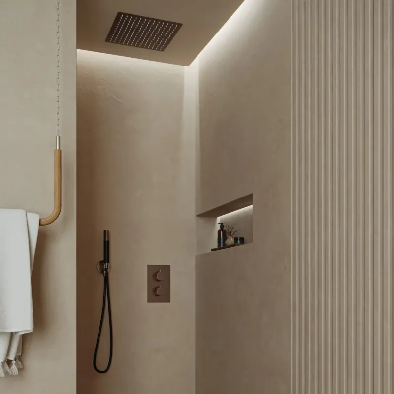Aanbieding Saniclear Cube Pro inbouw regendouche met inbouw douchekop 30x30cm en staafhanddouche verouderd messing